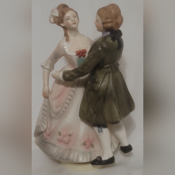 Vintage Sankyo Music Box Victorian Dancing Couple Japan - Picture 2 of 12